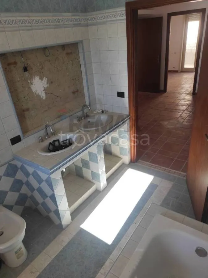 Salles de bain - Prestigious Apartment with Double Exposure in Favara