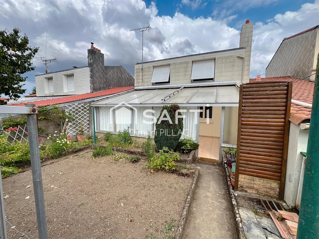 Aed - House with Veranda in La Roche-sur-Yon