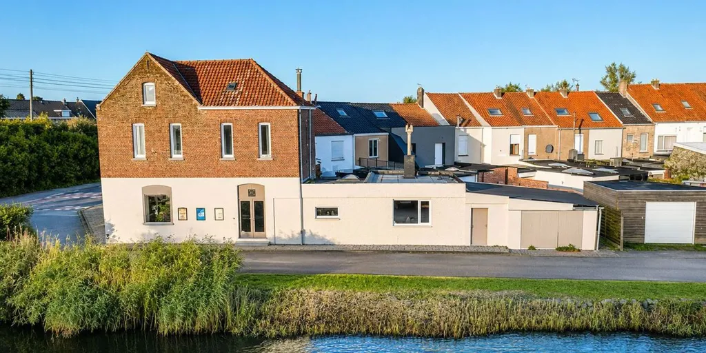Extérieur - Commerce avec Vue sur la Vaart à Kortrijk