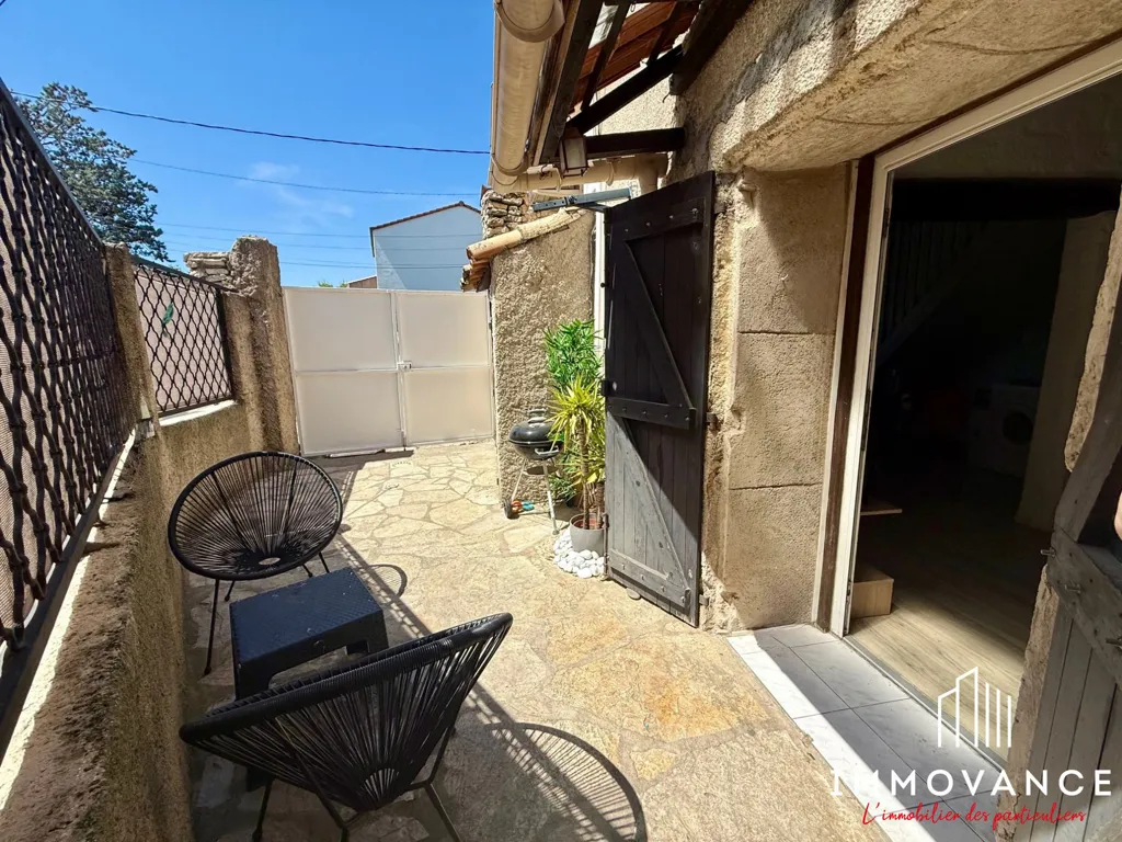 Terrasse - Maison de ville avec cour au cœur du Crès