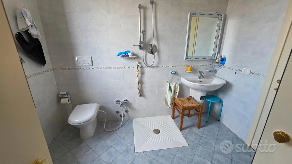 Salles de bain - Spacious Two-Level Apartment in San Polo d'Enza