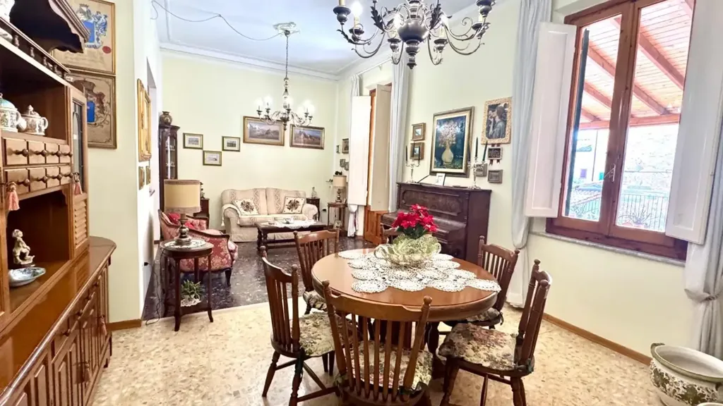 Salle à manger - Trilocale with Terrace in Central Empoli