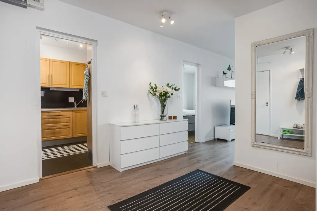 Entrée - Two-Bedroom Flat with Balcony in Halland