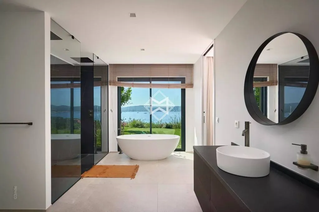 Bagni - Luxury Villa with Sea View in Grimaud