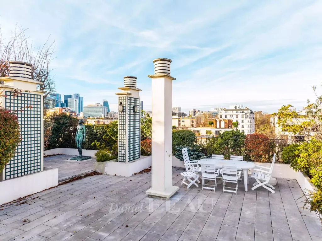 Terrasse - Triplex avec Terrasse Panoramique à Neuilly-sur-Seine