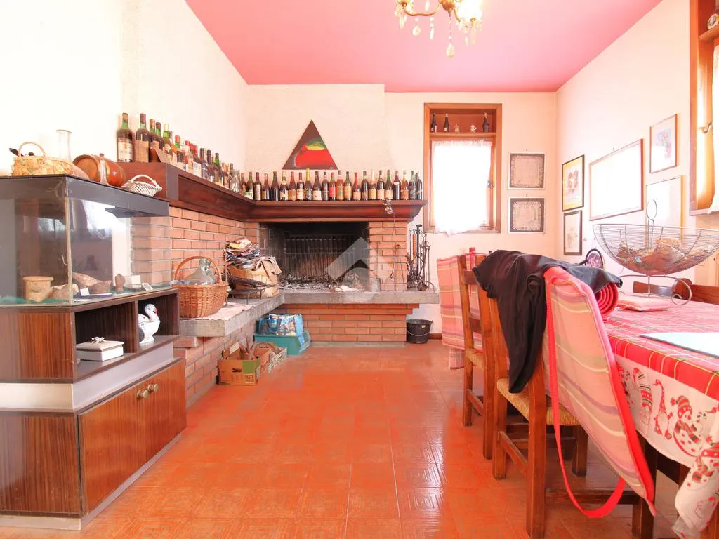 Salle à manger - Prestigious Villa with Garden in Creazzo