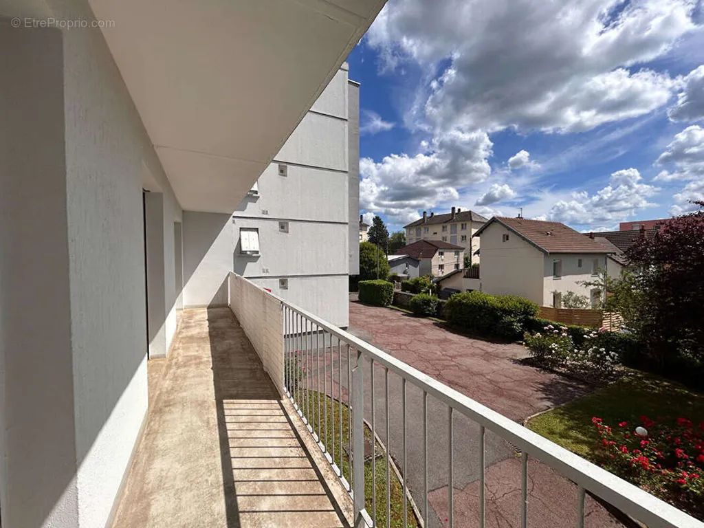 Balcon - Appartement Traversant avec Balcon à Besançon