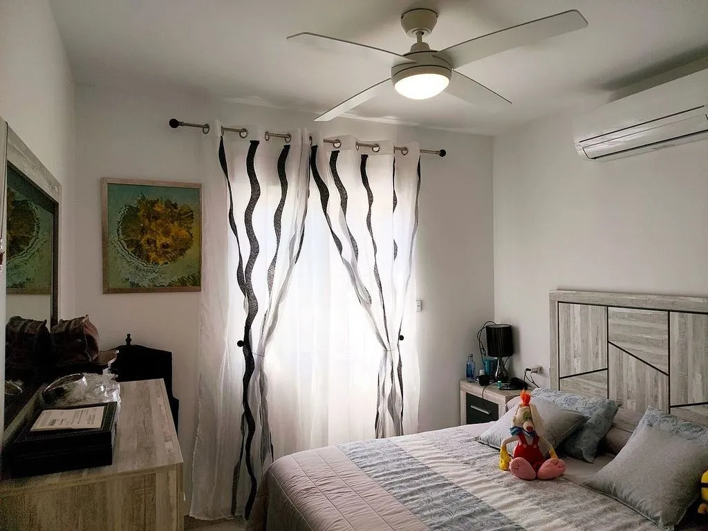Magamistoad - Three-Bedroom House with Pool in Jacarilla