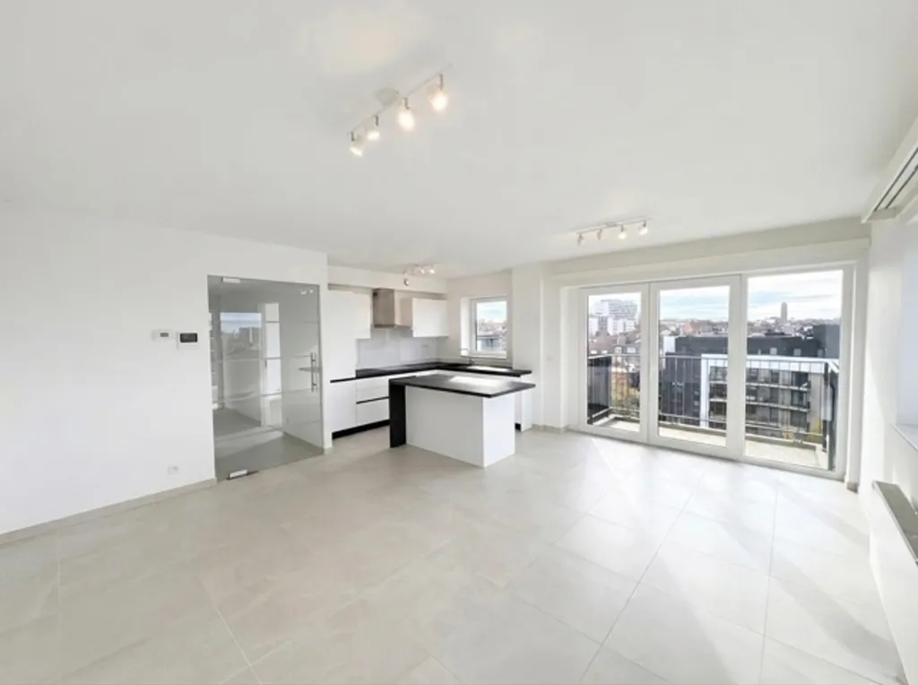 Séjour - Appartement Moderne avec Terrasse au 5ème Étage