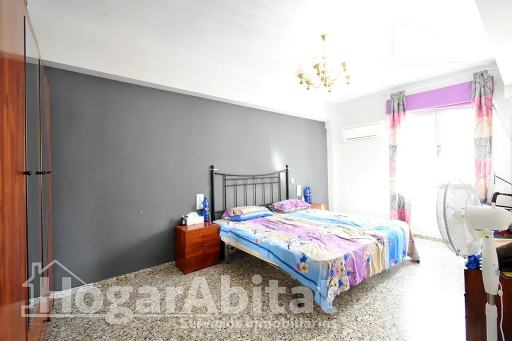 Magamistoad - Spacious Flat with Balcony in Oliva