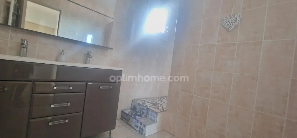 Bathrooms - Charming Triplex with Garden View in Residence L'Étoile