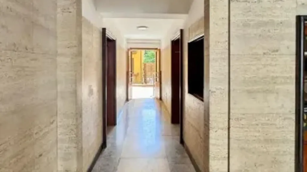 hallway_entrance