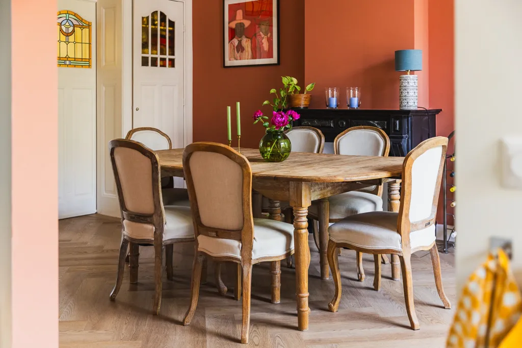 Söögituba - Renovated Upper-Floor Apartment in Duinoord