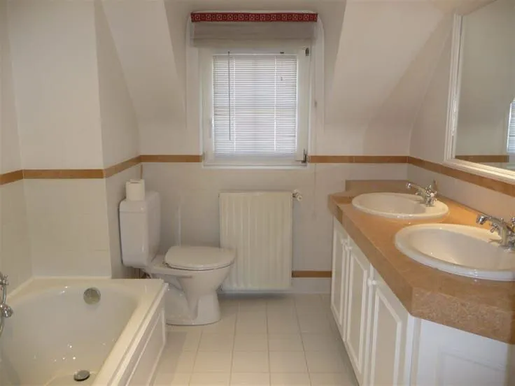 Salles de bain - Appartement avec Terrasse au Centre de Lasne