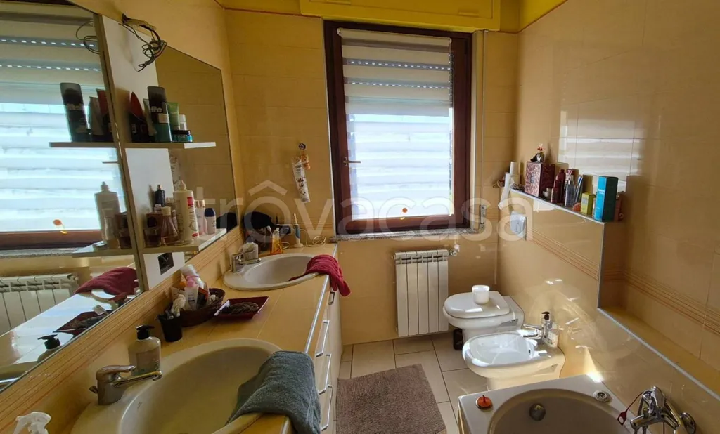 Bagni - Rustic Bifamily Villa with Garden in Trecate