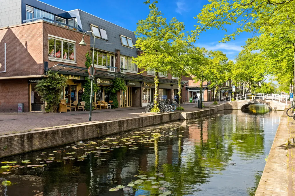Modernised 2-Bedroom Flat with Church Tower View in Delft