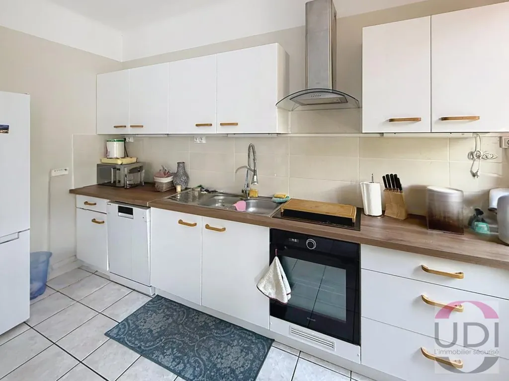 Cuisine - Maison avec Garages Locatifs à Guéret