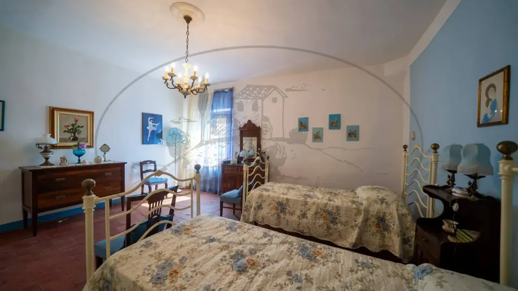 Magamistoad - Rustic Farmhouse with Multiple Uses in Figline Valdarno
