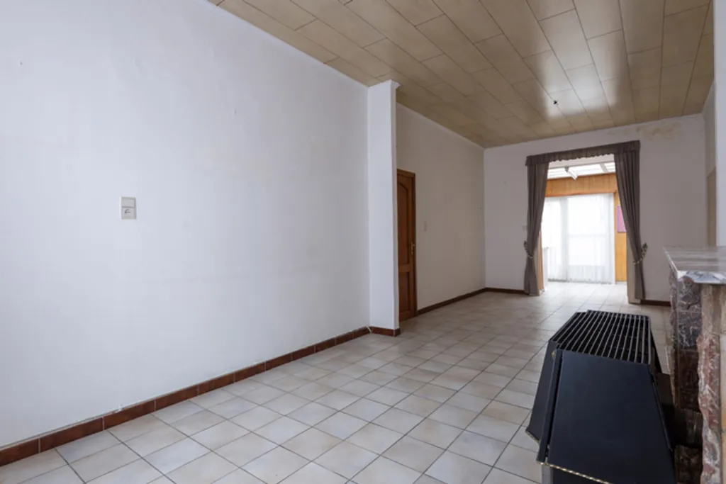Toad - Renovatable Semi-detached House in Schoten Centre