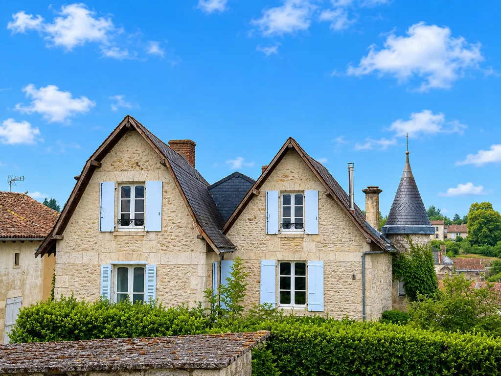 Extérieur - Maison Médiévale avec Tour à Charroux