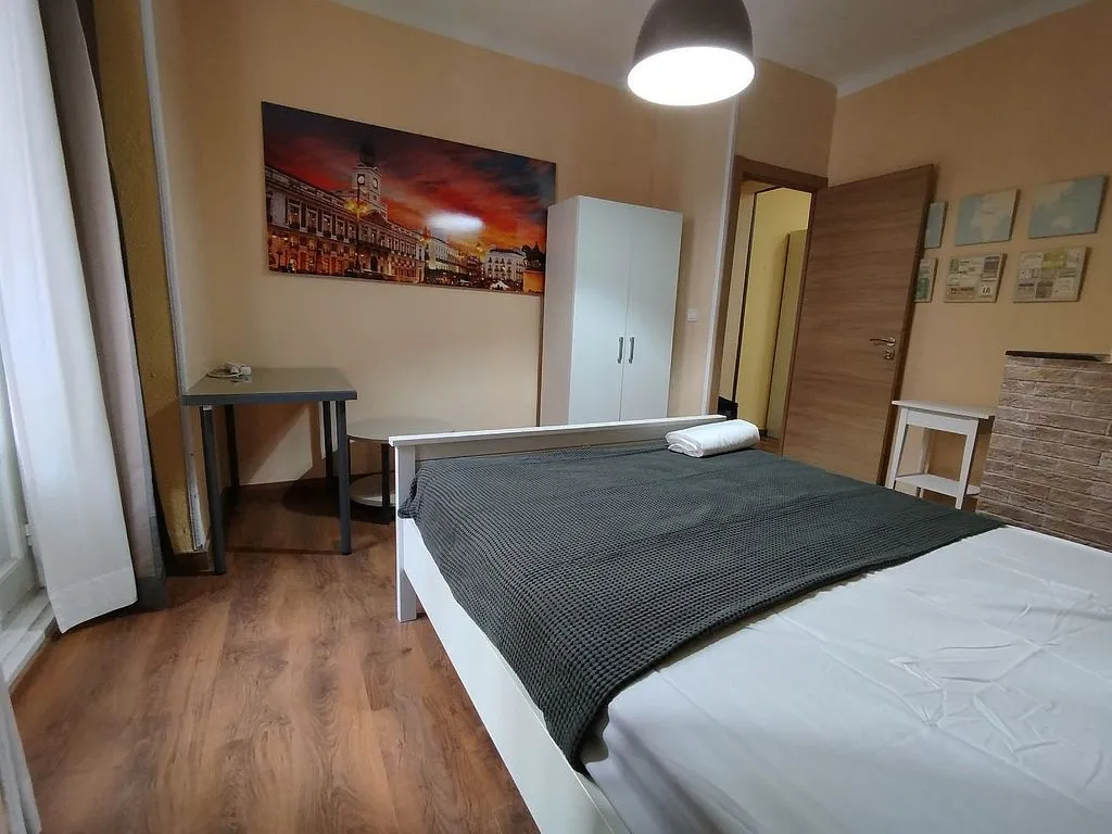 Magamistoad - 7-Bedroom Flat with Terrace in Madrid Centre