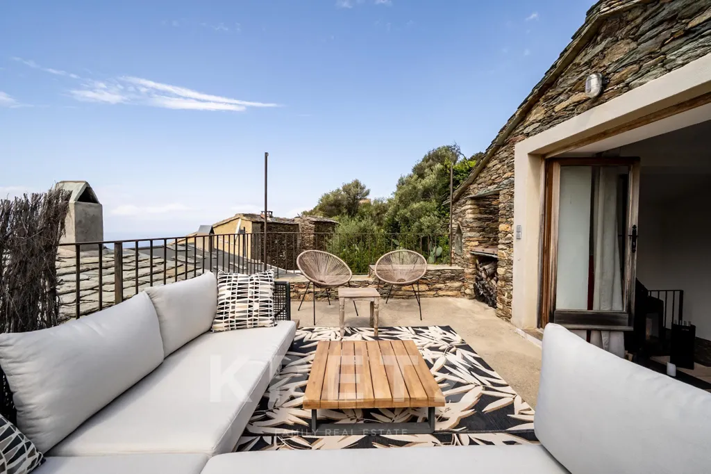 Terrasse - Maison de Village Rénovée avec Vue Mer à Centuri