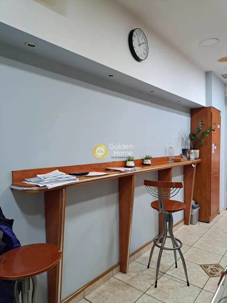 Toad - Café-Tyropitakio in Central Piraeus