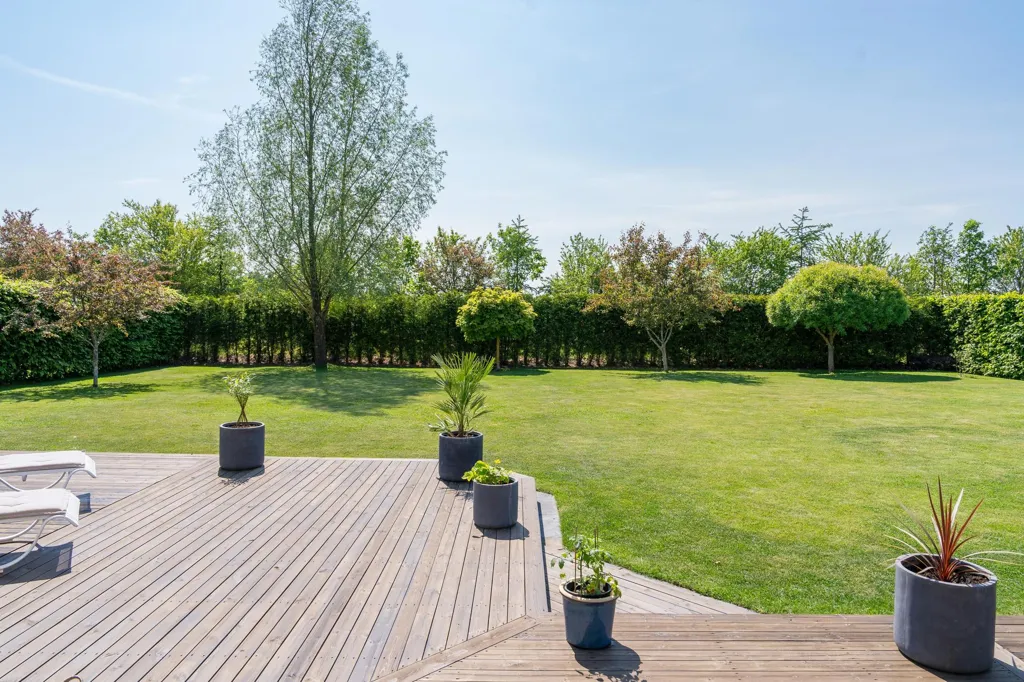 Jardin - Modern Villa with Garden in Vikingstad