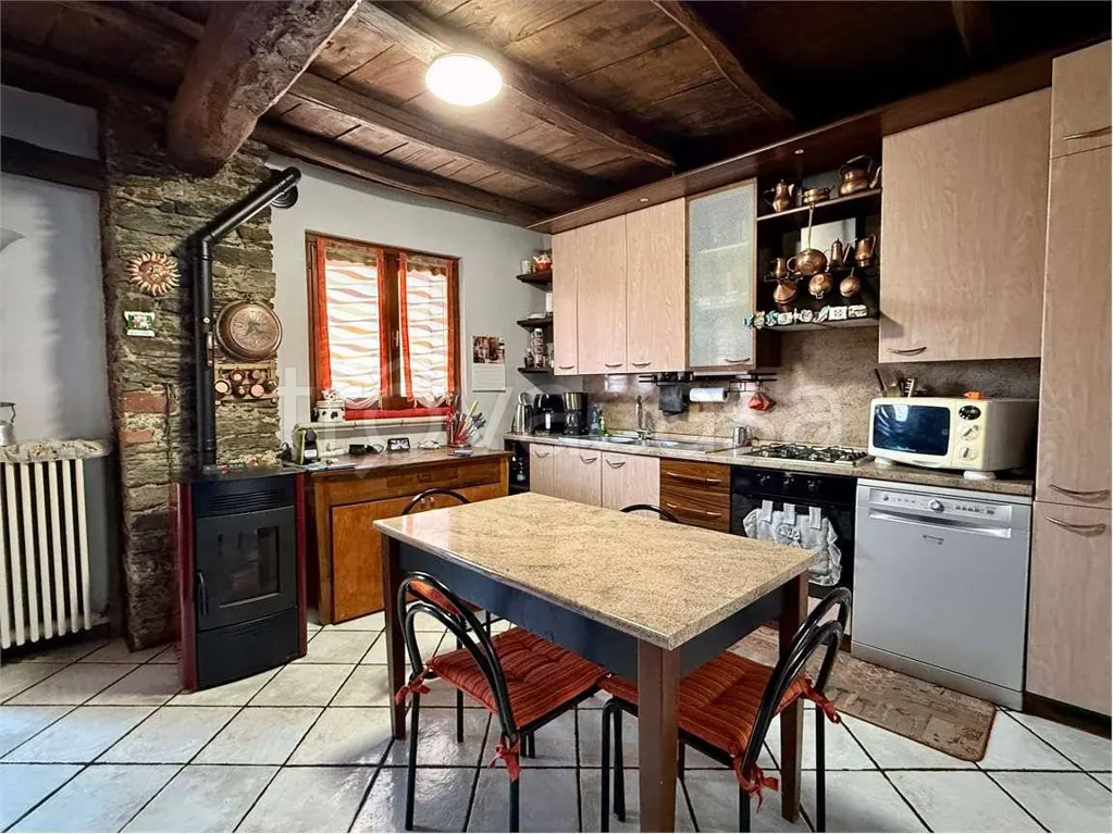 Cuisine - Rustic Semi-detached House with Balcony in Armeno