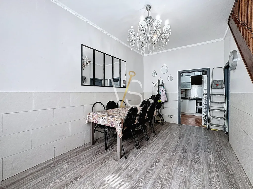 Salle à manger - Maison 5 Chambres avec Entrepôt à Anderlecht