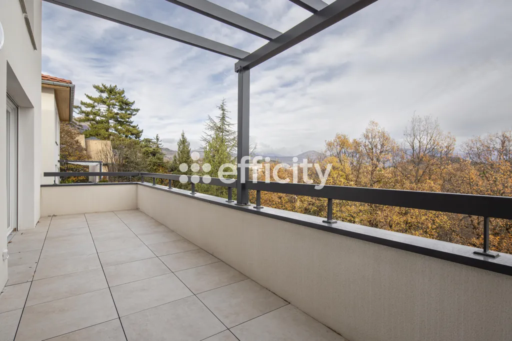 Rõdu - New Duplex Apartment with Mountain View in Gap