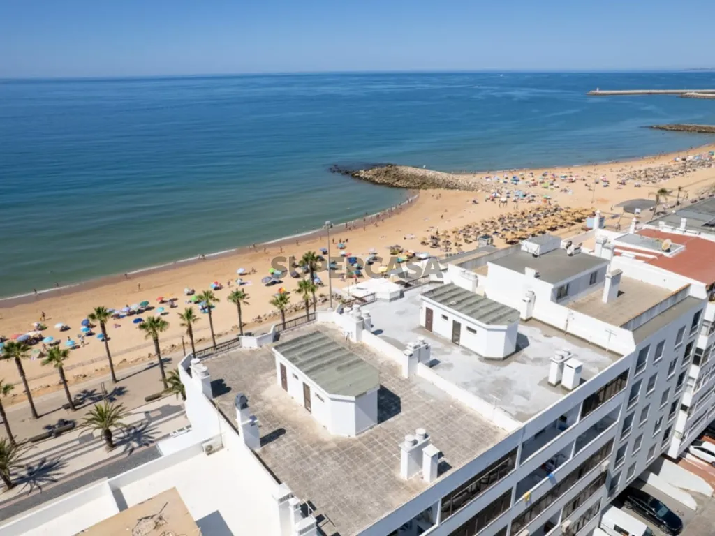 Aerial - 3-Bedroom Flat with Sea View in Loulé