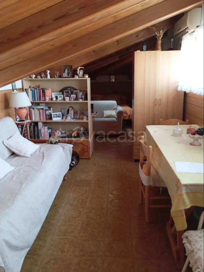 Pièces - Apartment with Balcony and Garage in Caserta
