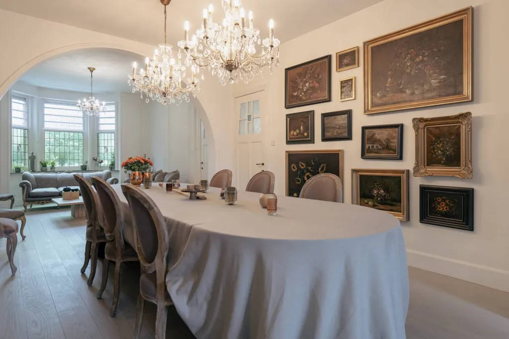 Salle à manger - Maison Art Déco avec Piscine à Waregem