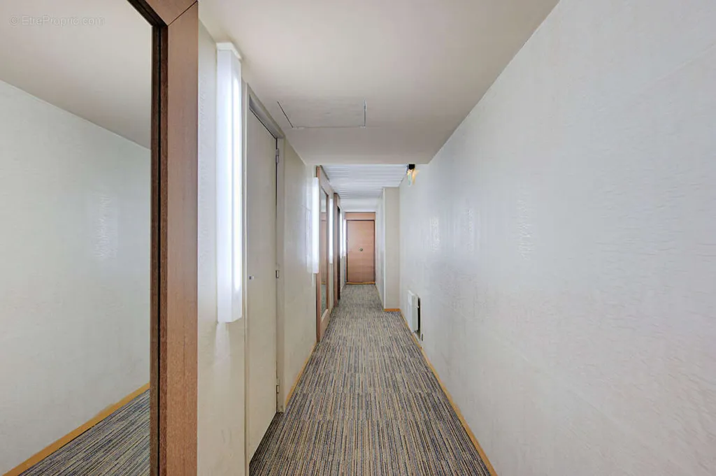 Hallway - Studio with Courtyard View in Paris 3ème