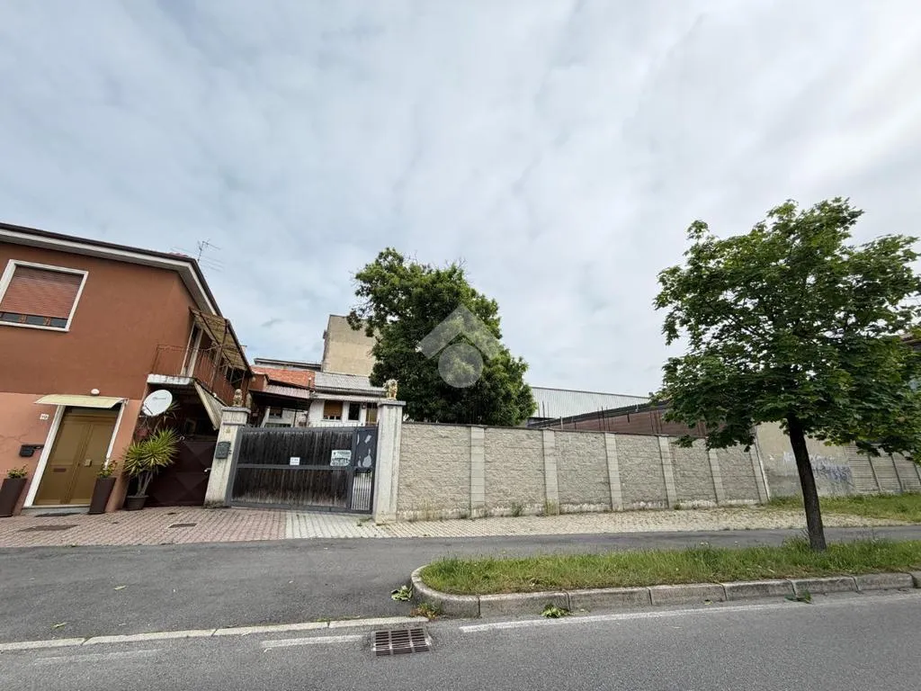 Exterior - Parking Box in Seregno, Monza Brianza
