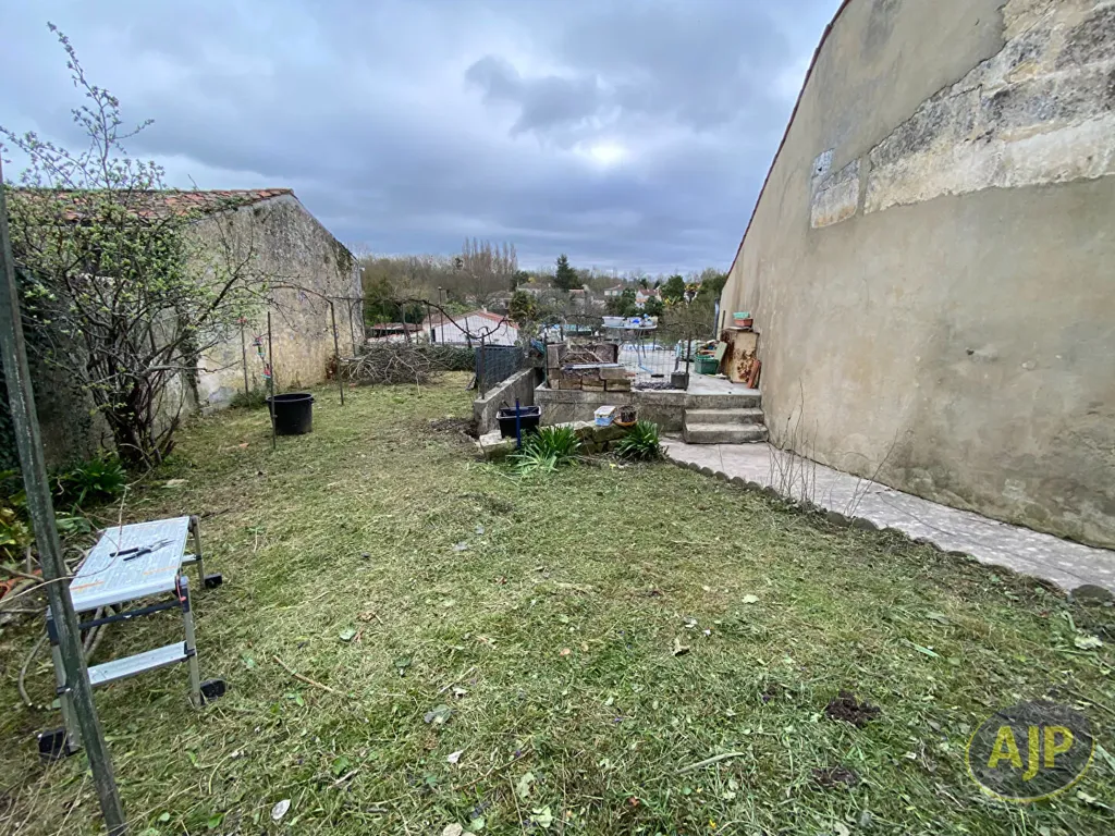 Aed - City Centre House with Garden in Pons