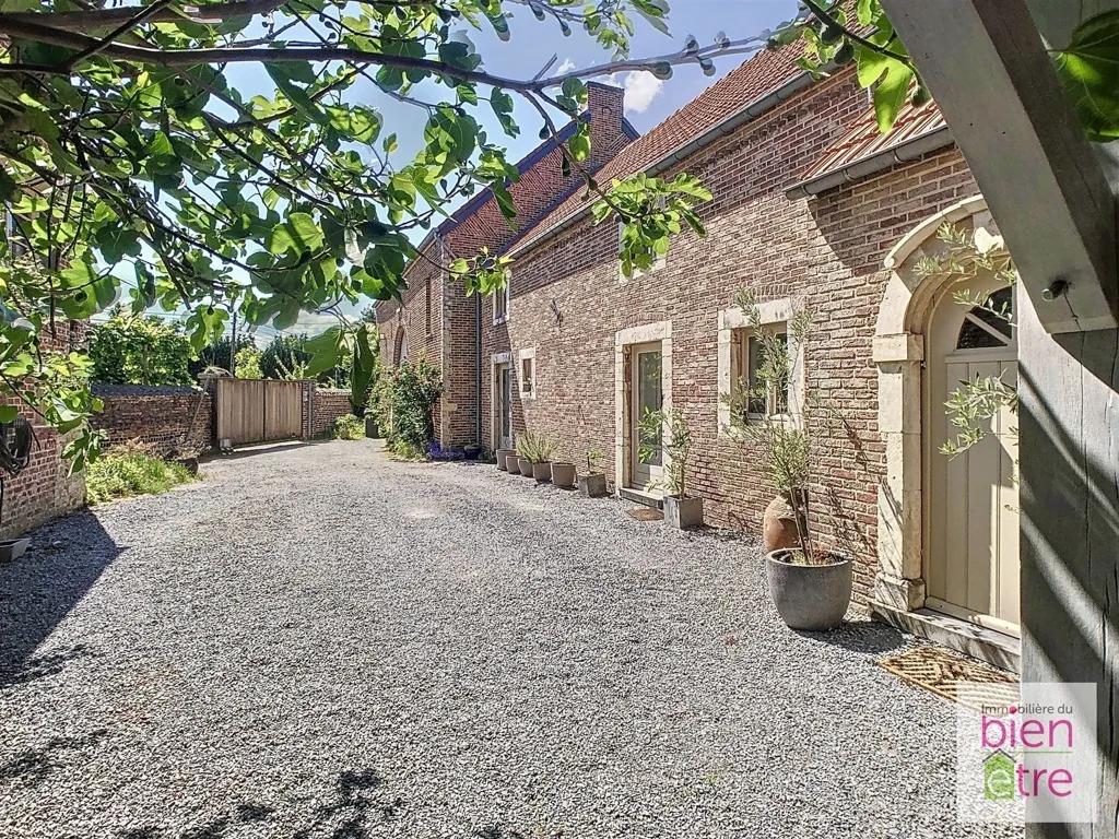 Aed - Historic House with Courtyard in Dongelberg