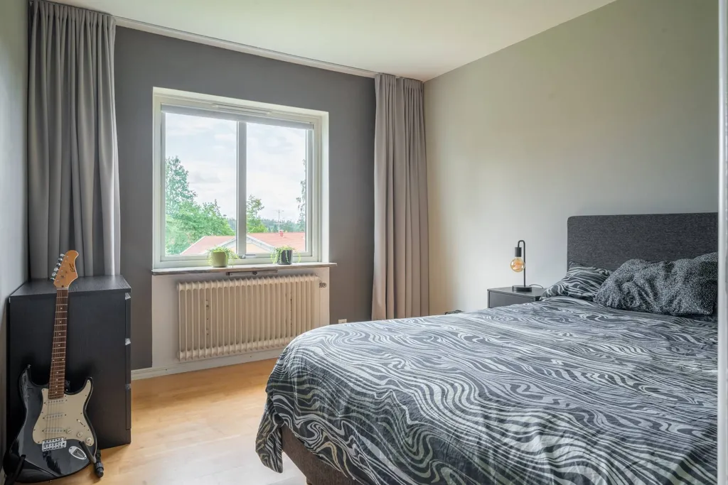 Chambres - Apartment with South-Facing Balcony in Borås