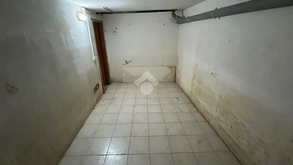 Esik - Storage Unit in Central Rapallo