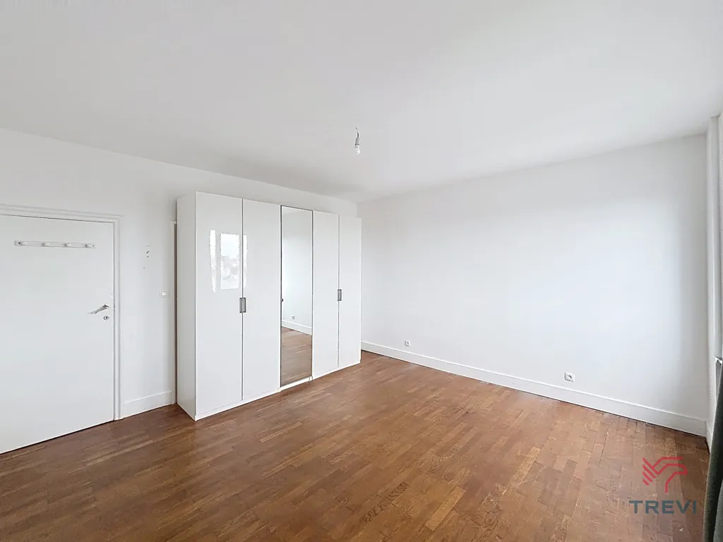 1 magamistoaga maja asukohas IXELLES