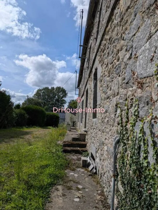 Jardin - Longère avec Dépendances à Langourla
