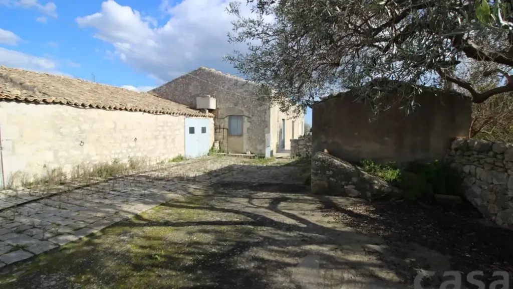 Aed - Rustic Farmhouse with Olive Grove near Rosolini