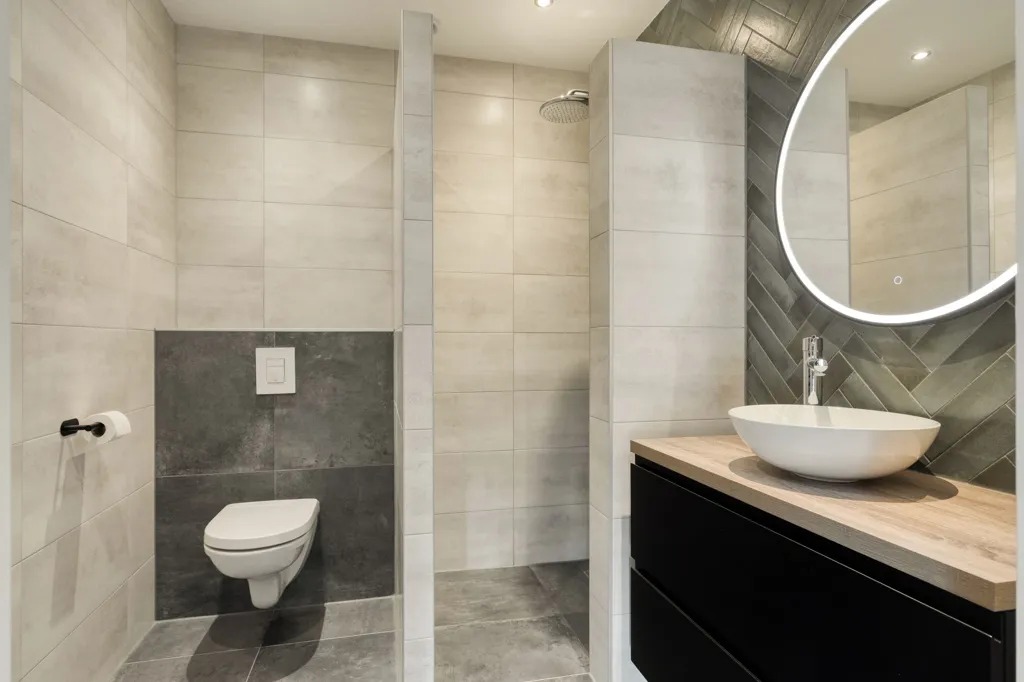 Salles de bain - Energetically Efficient Corner House with Garden in De Run