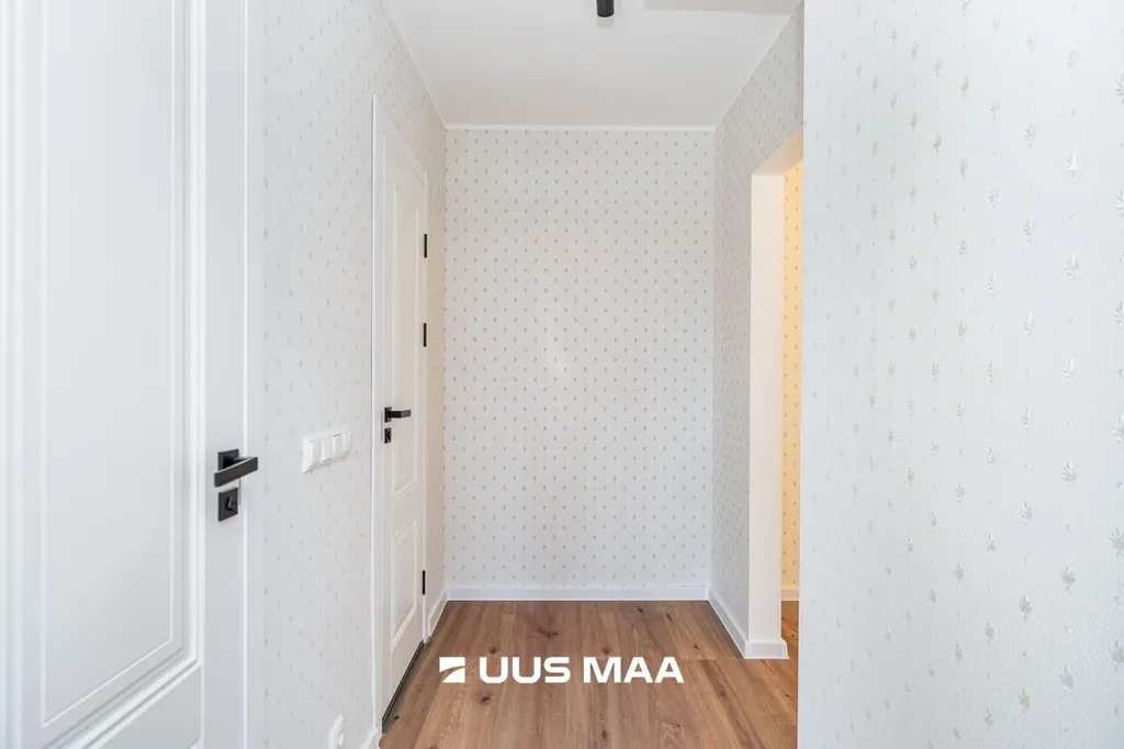 hallway_entrance