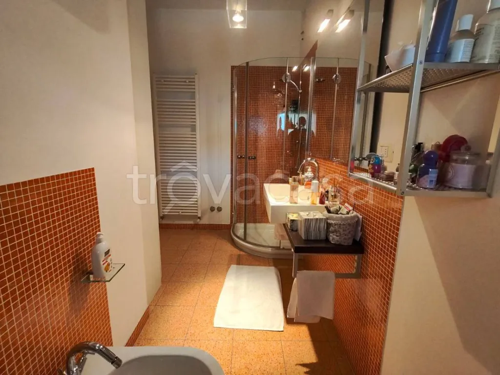 Salles de bain - Terraced Apartment with Balcony in Pesaro
