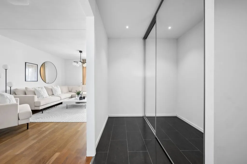 Stanze - Open-Plan Flat with Balcony in Kista