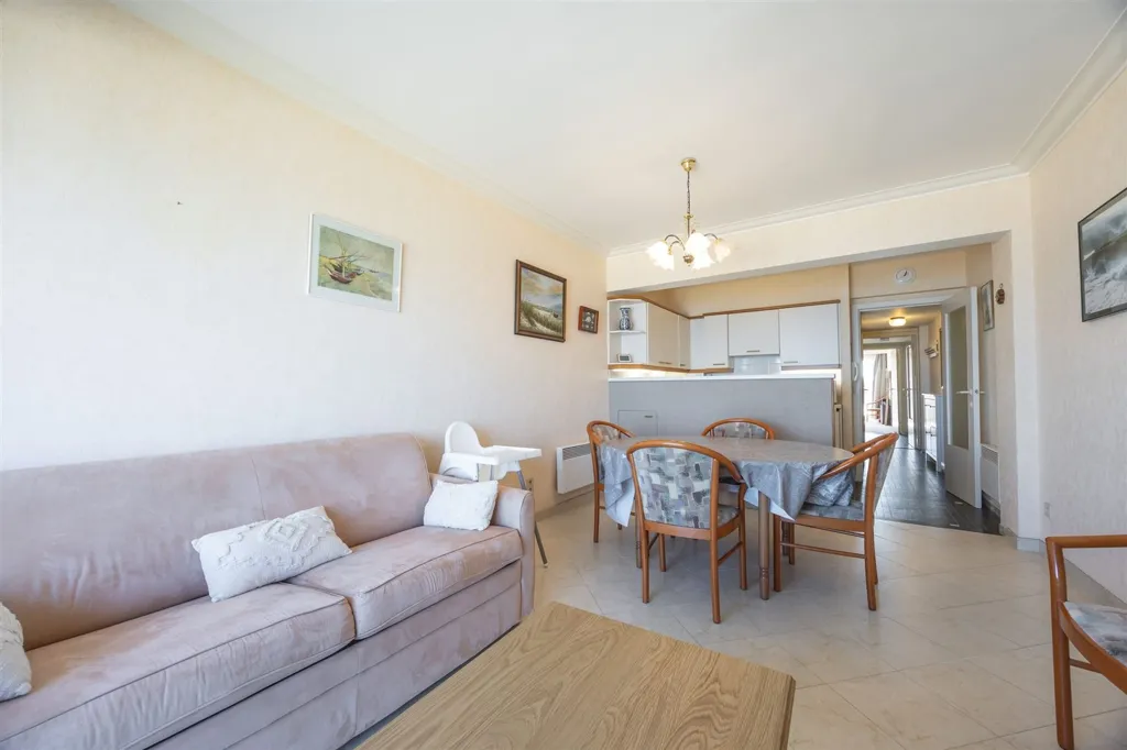Living Room - Apartment with Sea View on Zeedijk