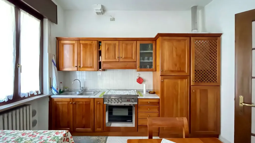 Cuisine - Versatile Villa Portion in Borgo Roma, Verona