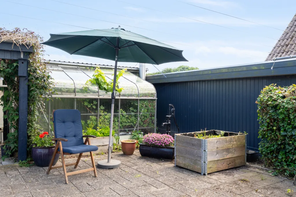 Aed - Villa with Workshop in Aunslev
